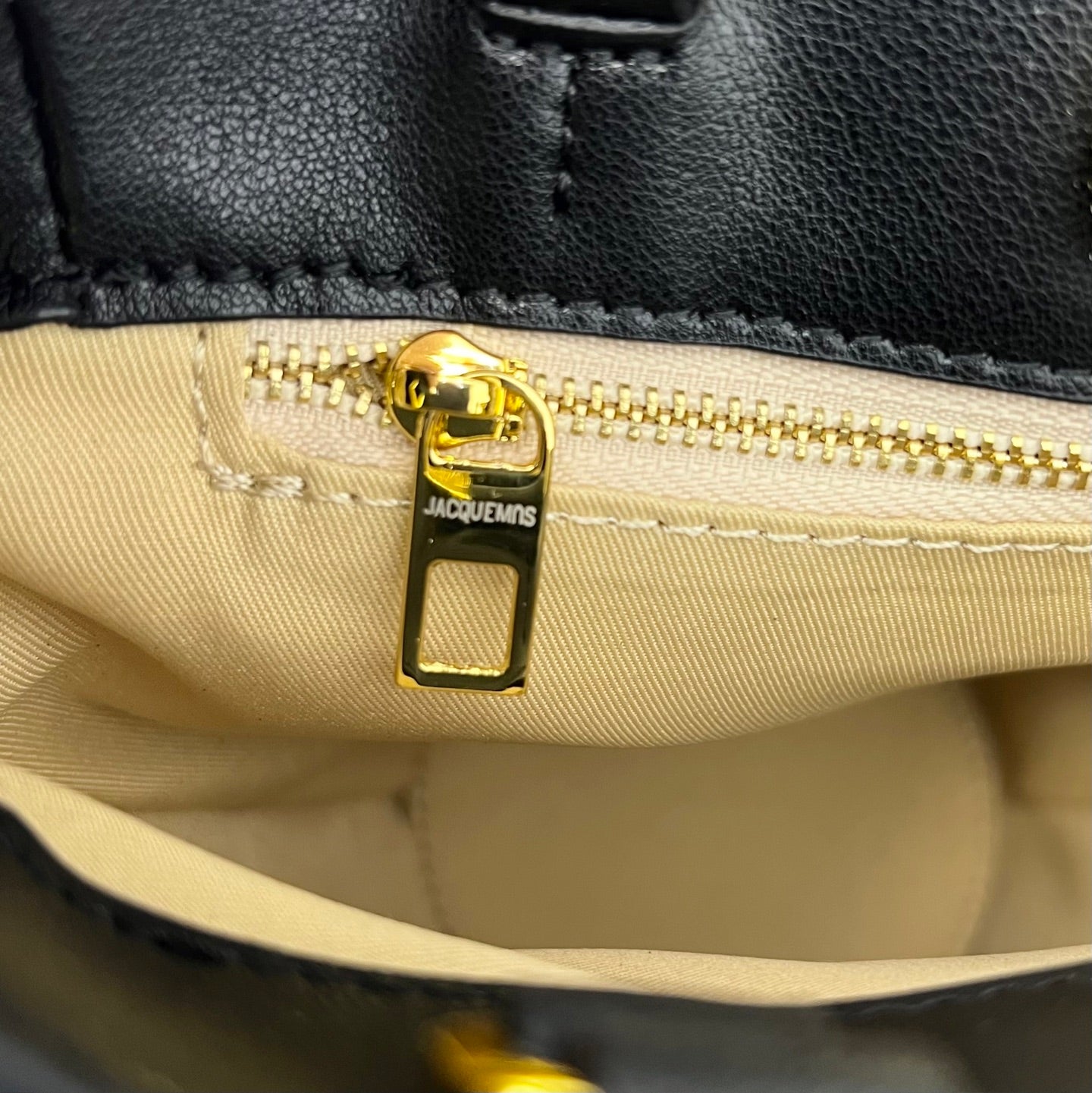 B1P46A139 Popular leather bags