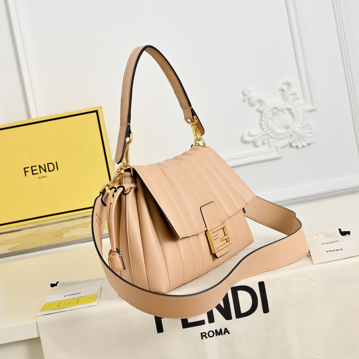 B1P36F106 Popular leather bag