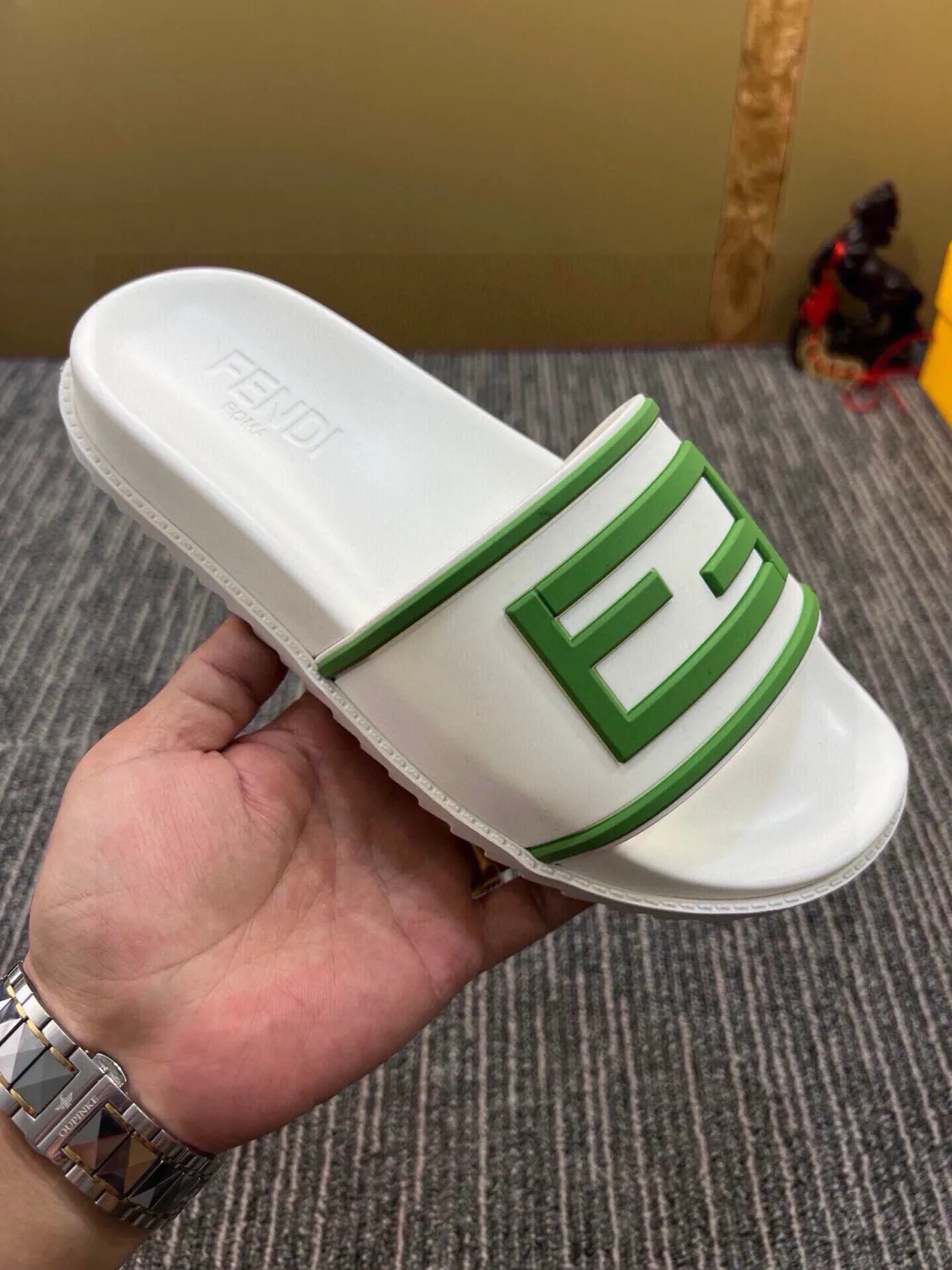 Z5Z35F286 Popular Slippers