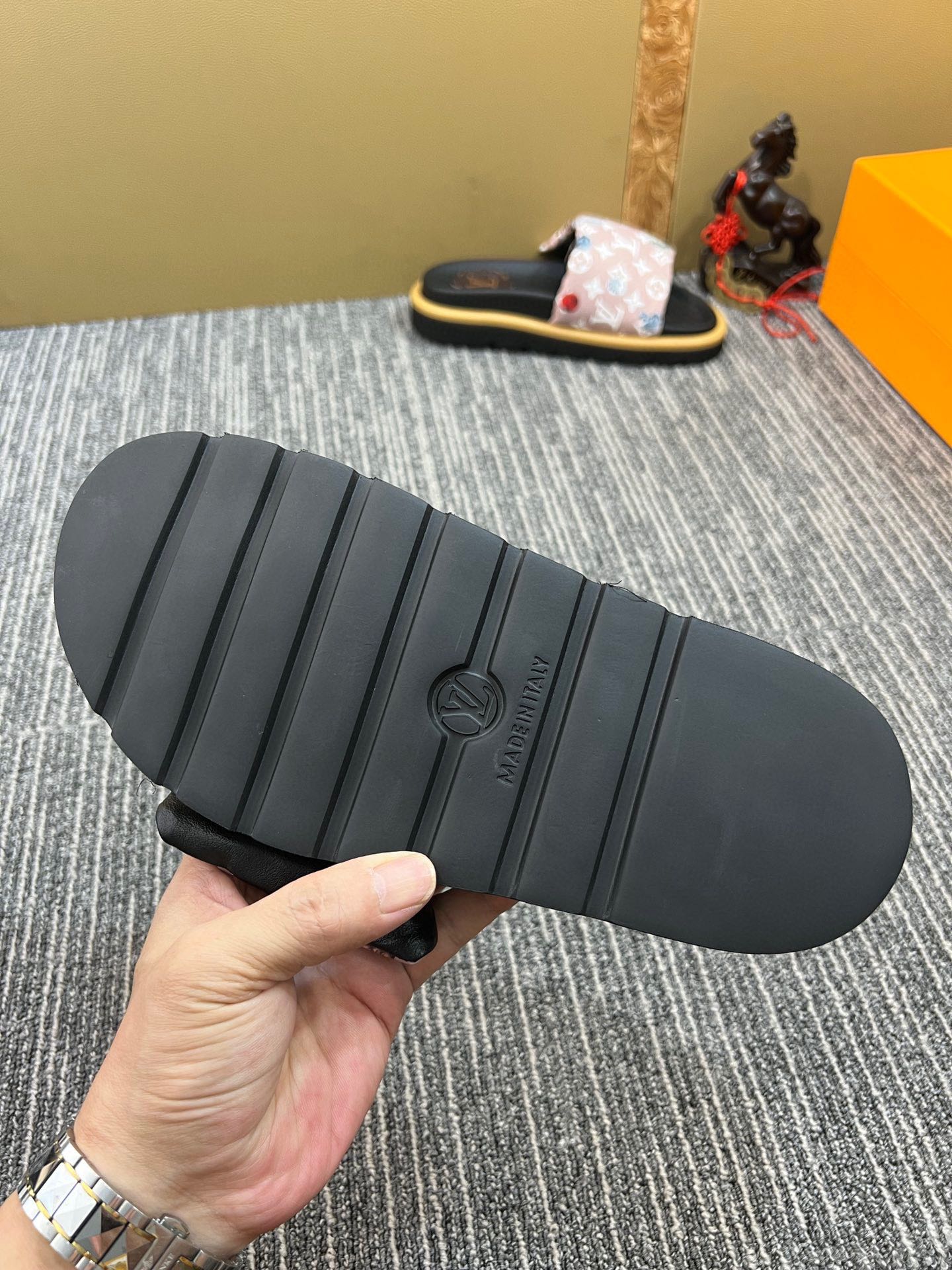 Z5XF120 Popular leather quality Slippers