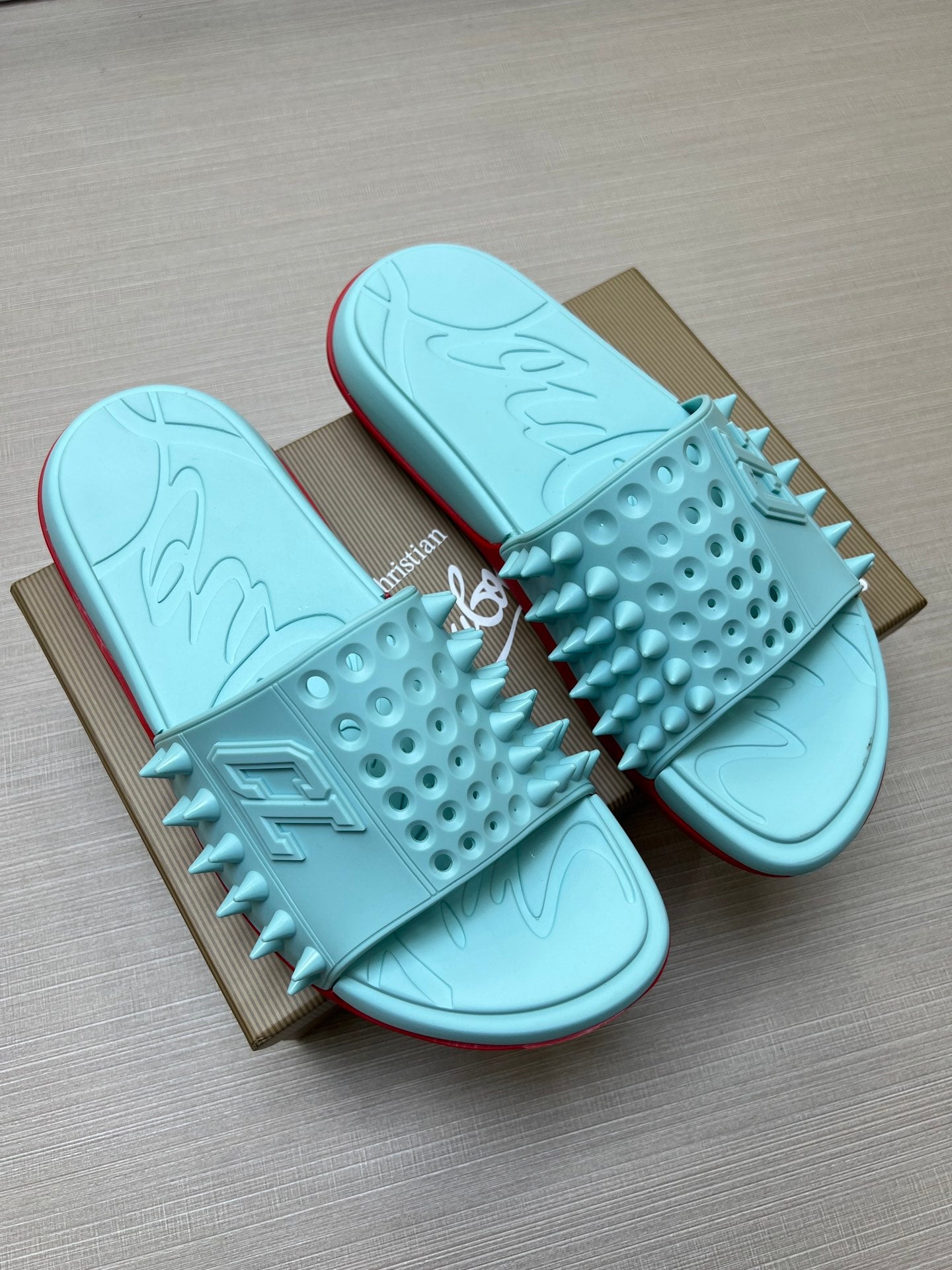 Z5ZA18 Popular slippers