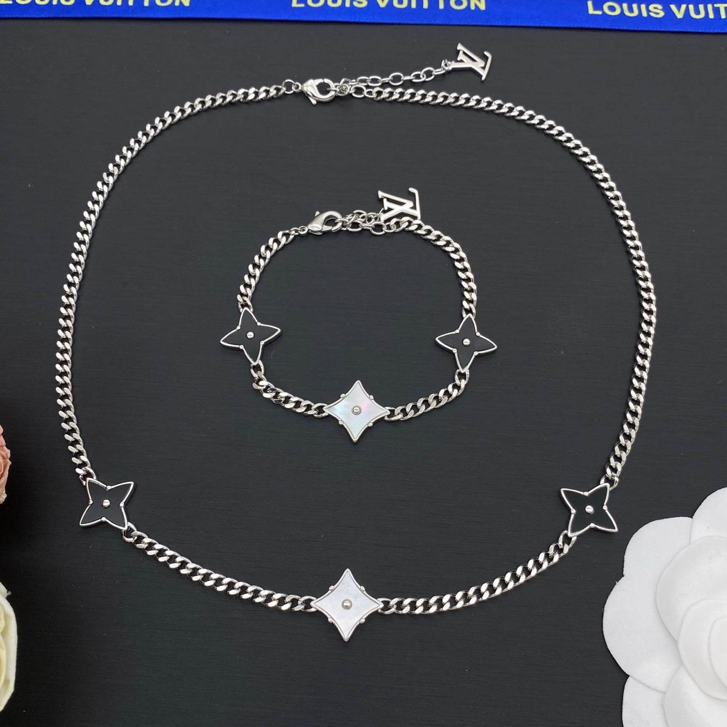 X1N46E22X  Popular  Necklaces, Bracelets