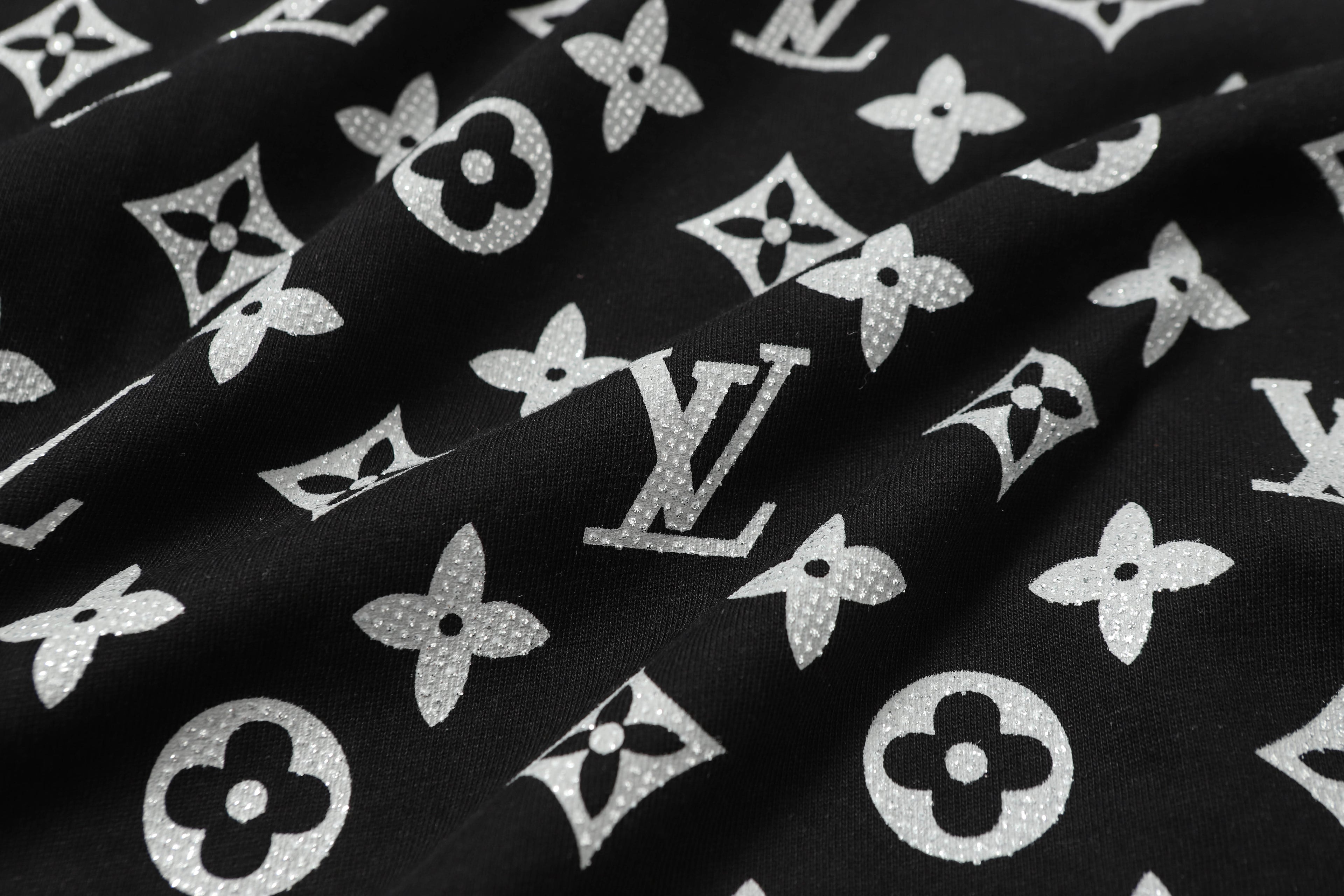 U1R45E152 Popular T-shirt