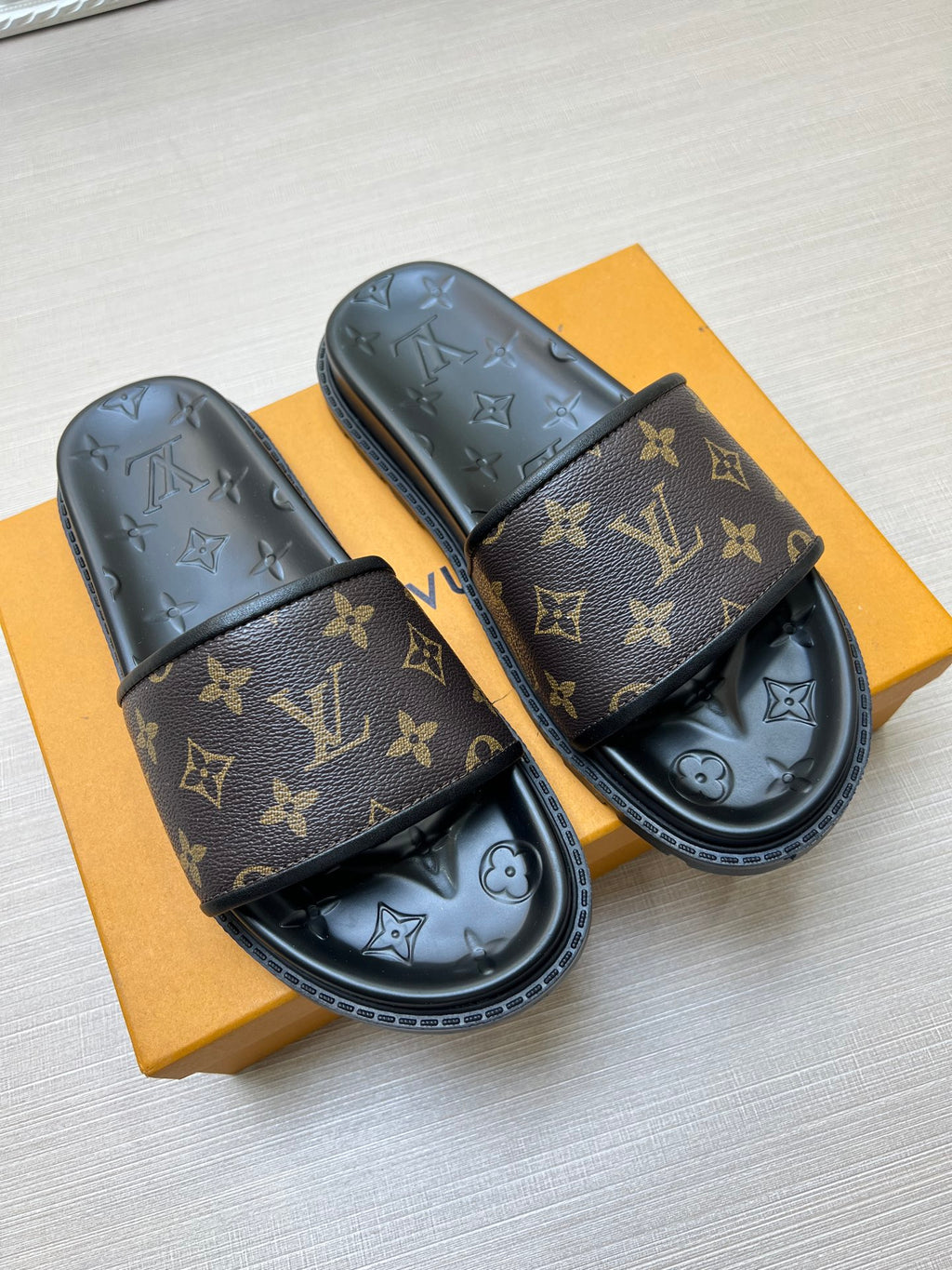 Z5Z35E304 Popular Slippers
