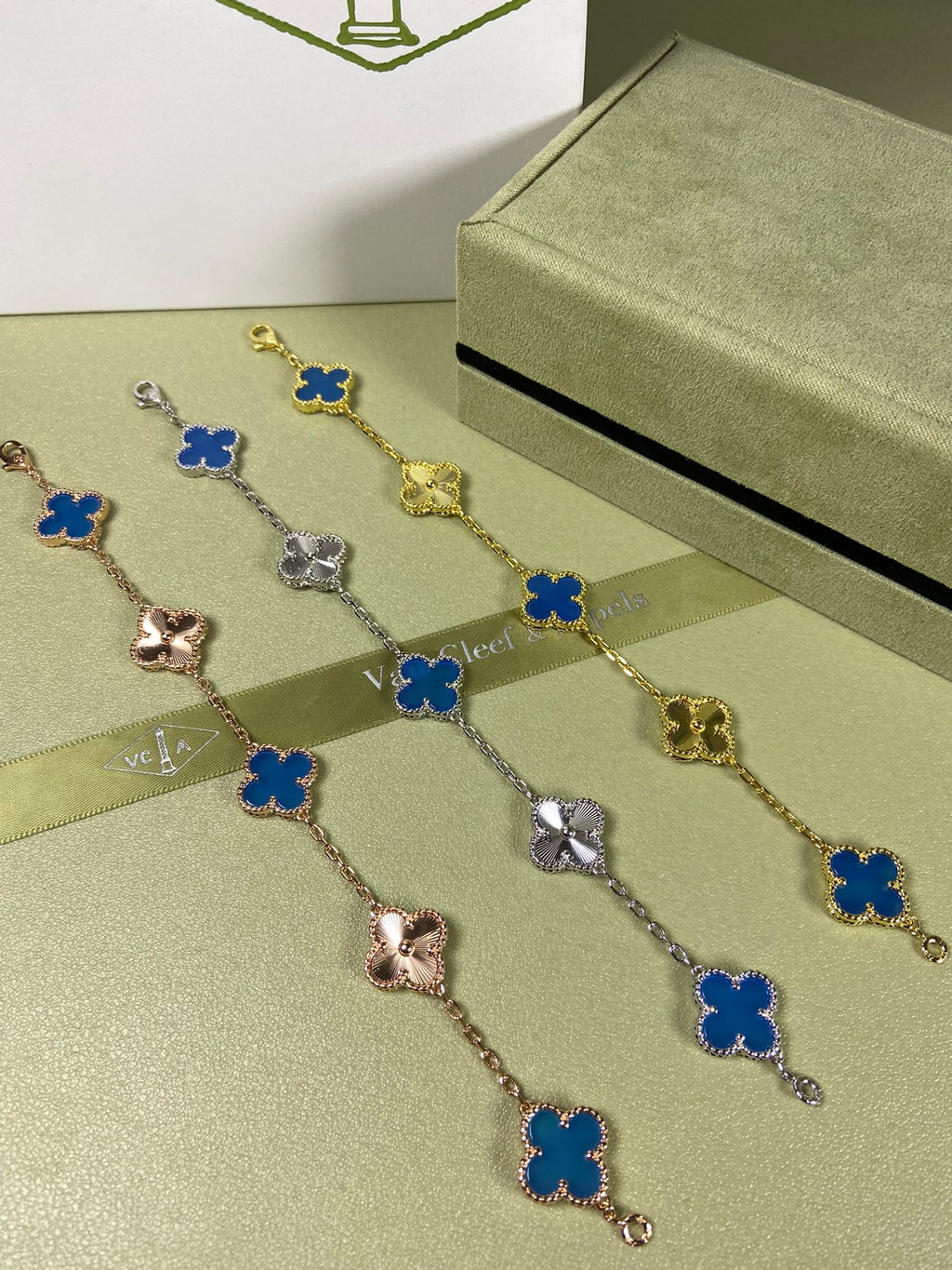 X5X94VA181K  Popular bracelets  5 flowers normal size1.5cm flower