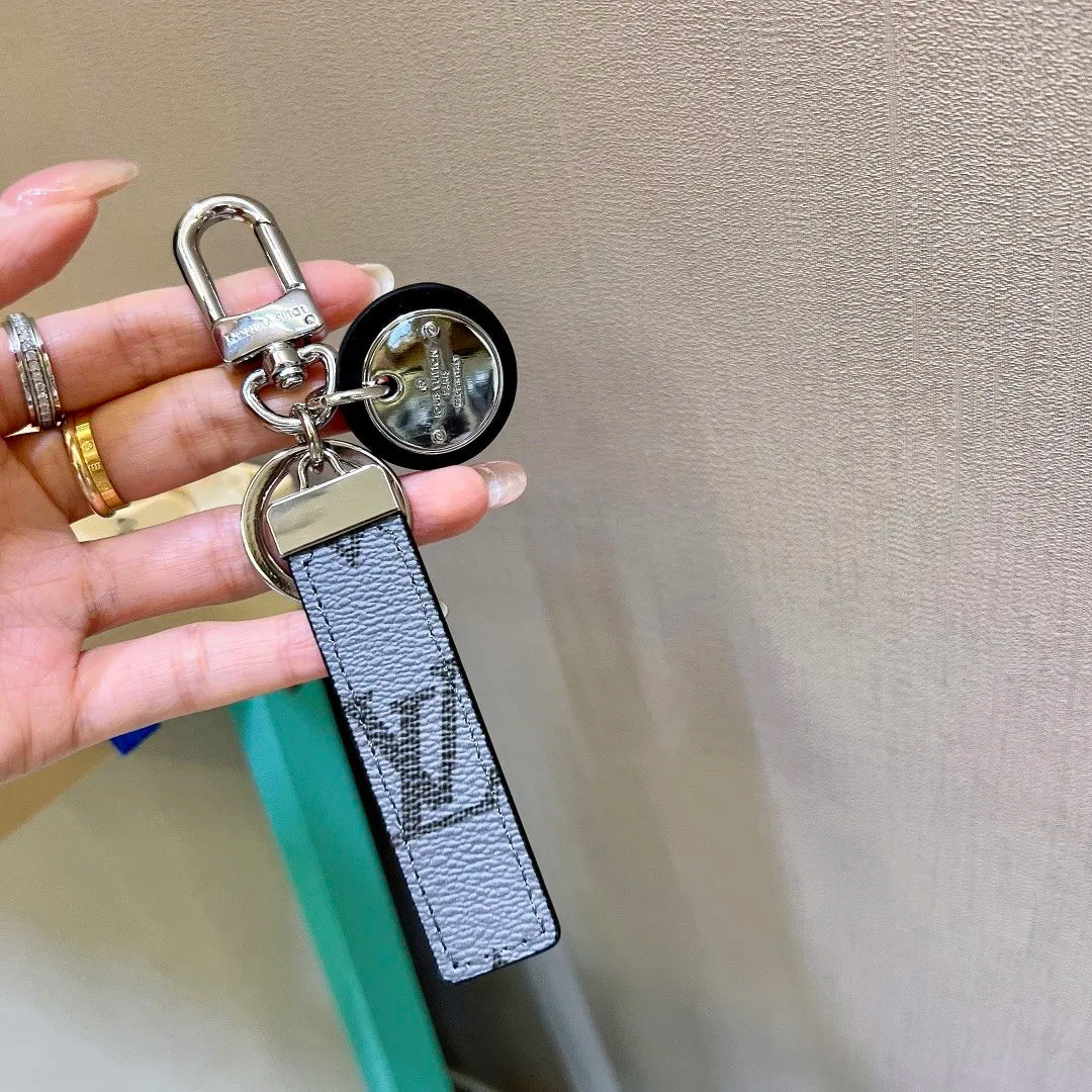 A1Z105E93 Popular bag 's charms accessories