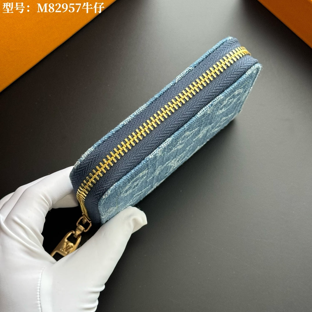 B1R56E3 Popular denim wallet ( with full packaging )