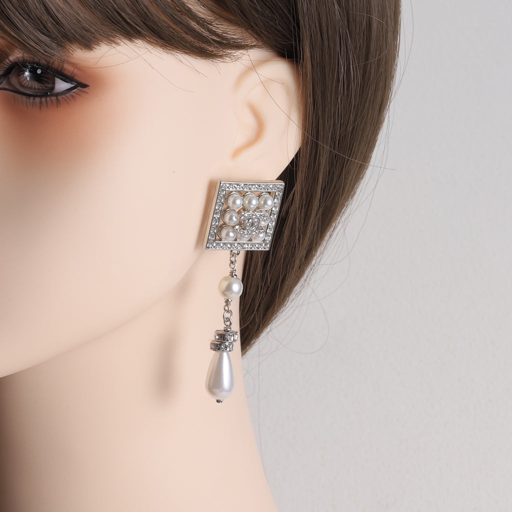 X1Z54C376E Popular Earrings