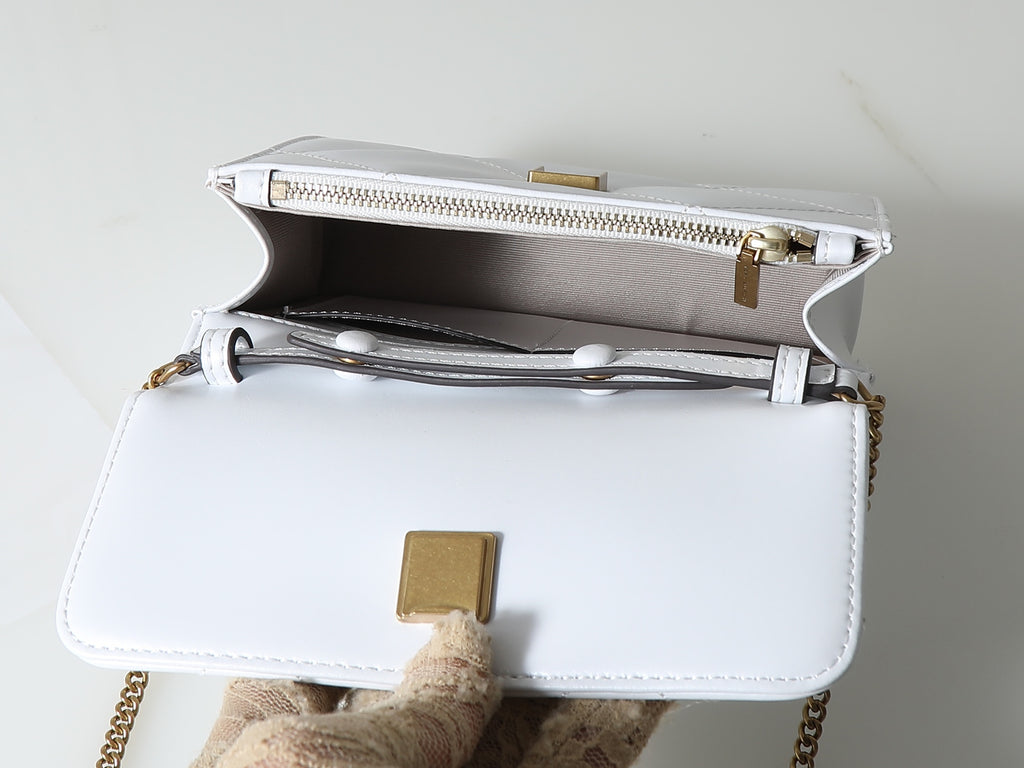 B1X56A26 Popular leather bag