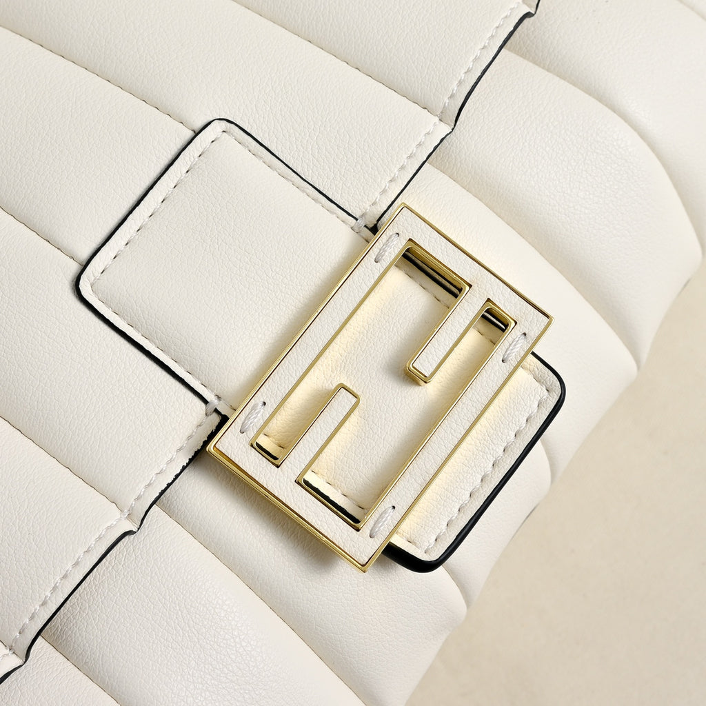 B1P36F106 Popular leather bag