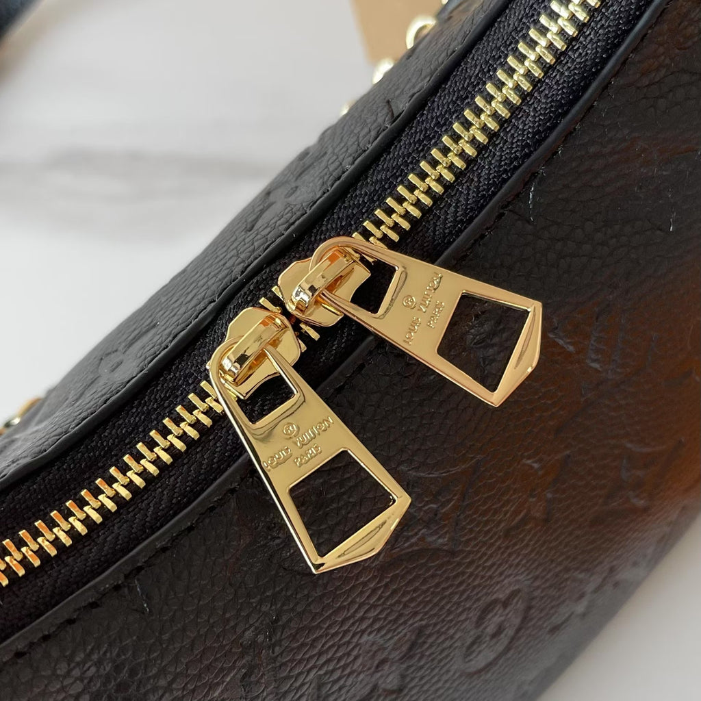 B1R76E01 Popular leather bag