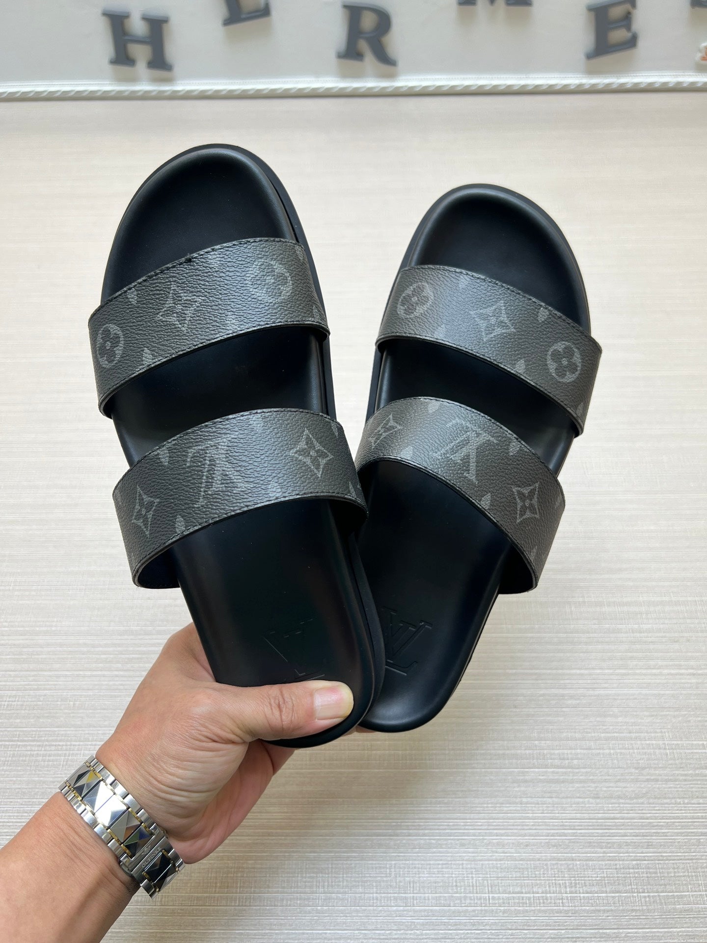 Z5ZE56 Popular slippers
