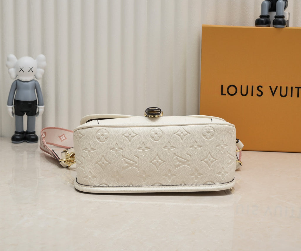 B1P36E40 Popular leather bag