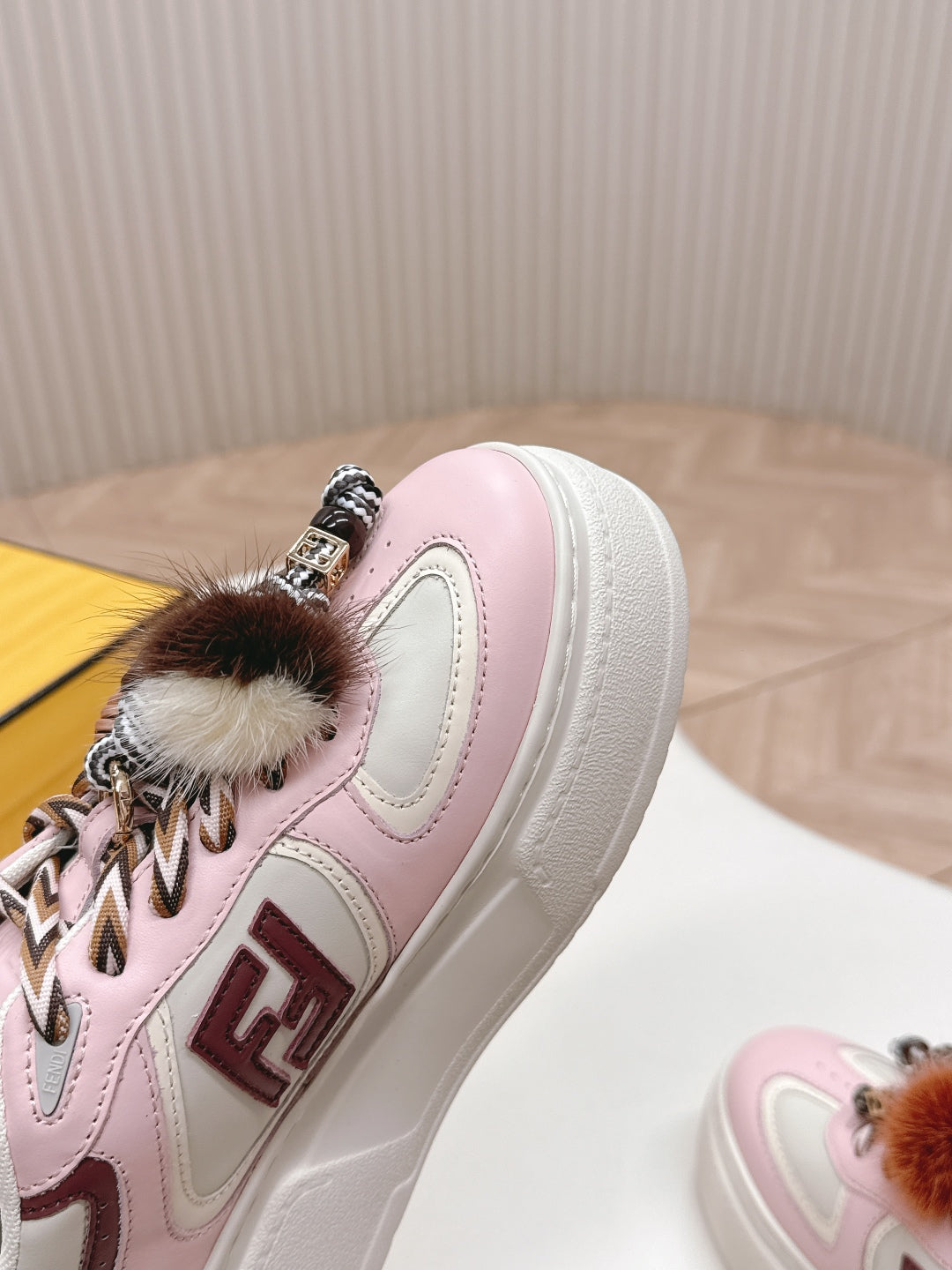 Z2Q105F417 Popular high-quality Shoes