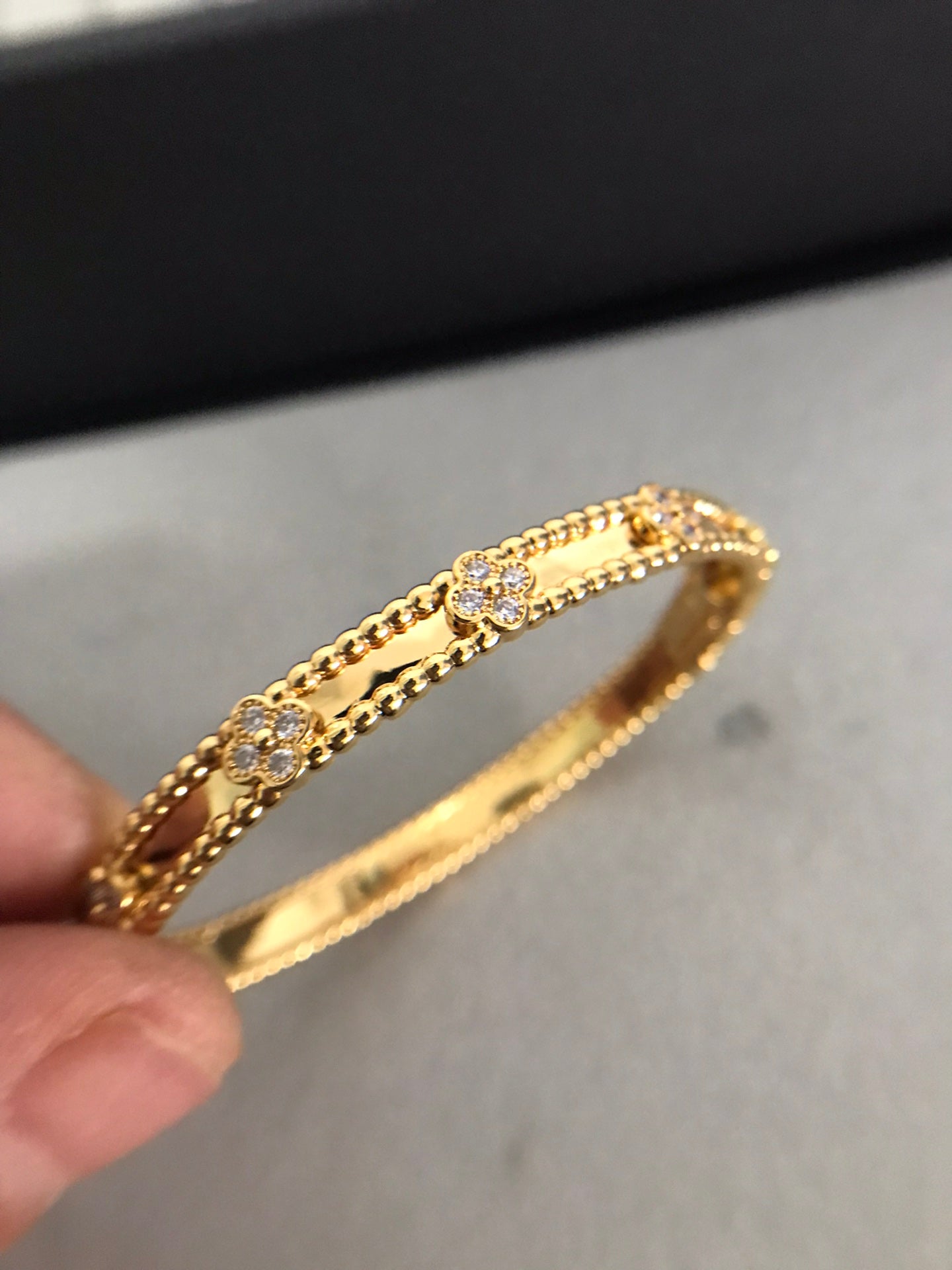 X5Q85VC81K  Popular Bracelets