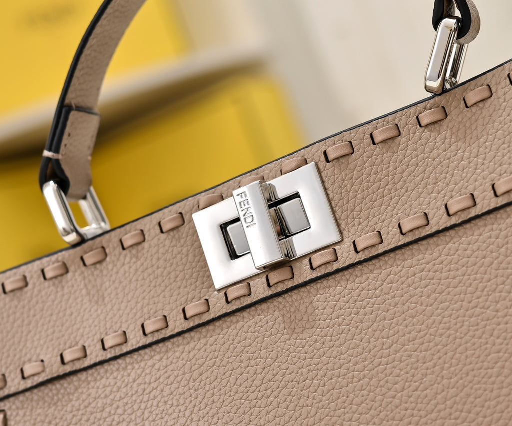 B1R115F136 Popular leather bag