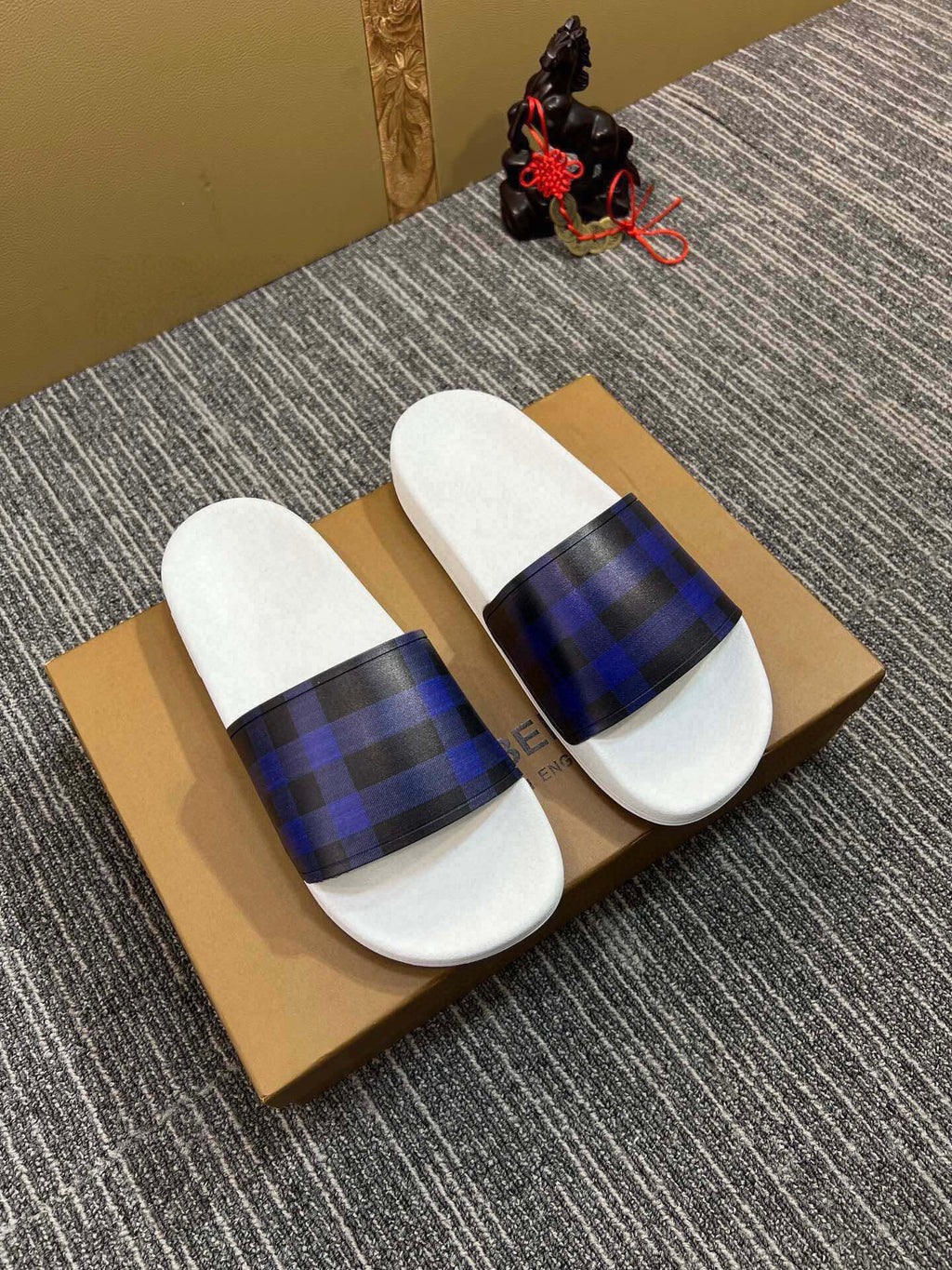 Z5Z35R262 Popular Slippers