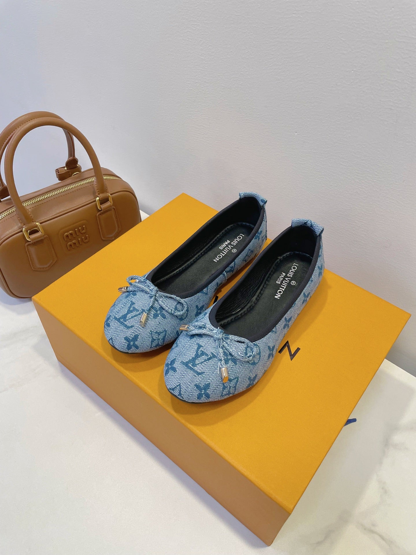 Z2Q95E105 Popular high-quality  shoes