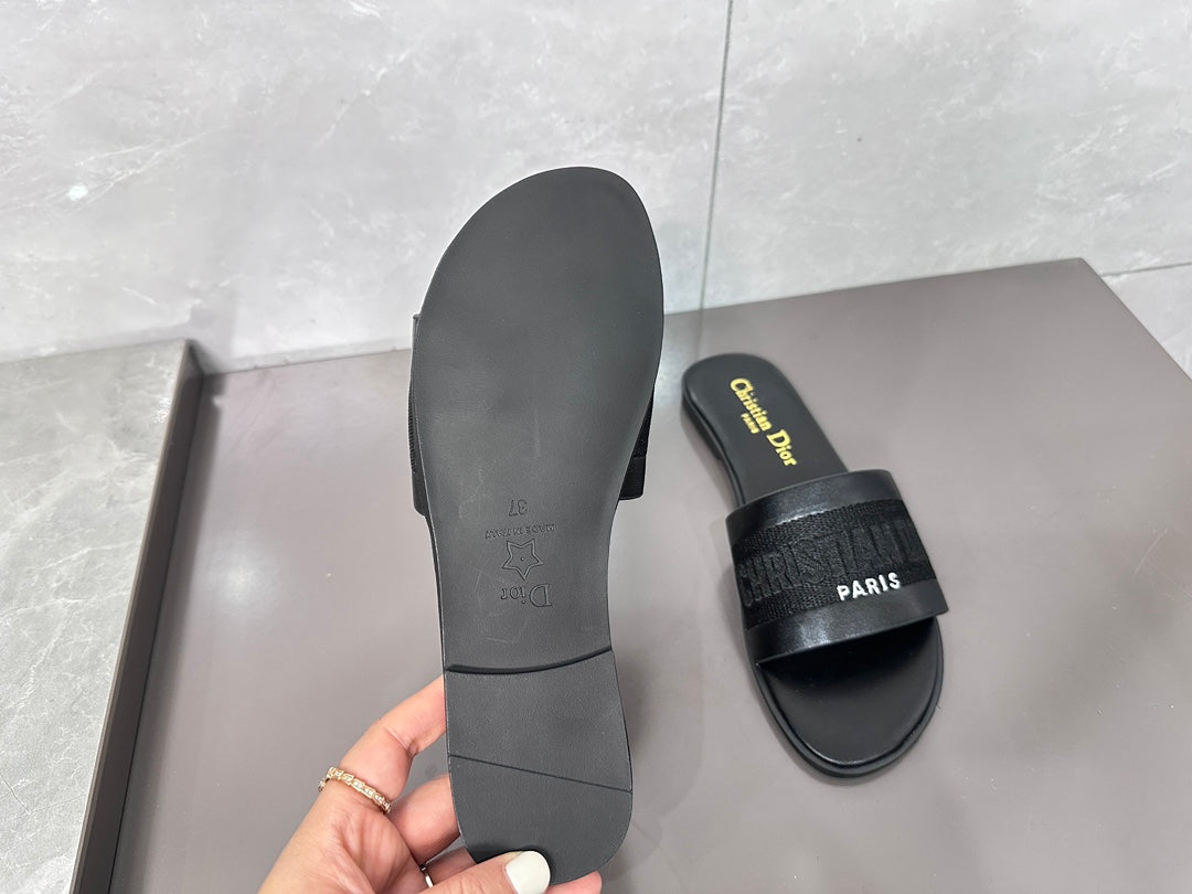 Z1ZD32 Popular slippers
