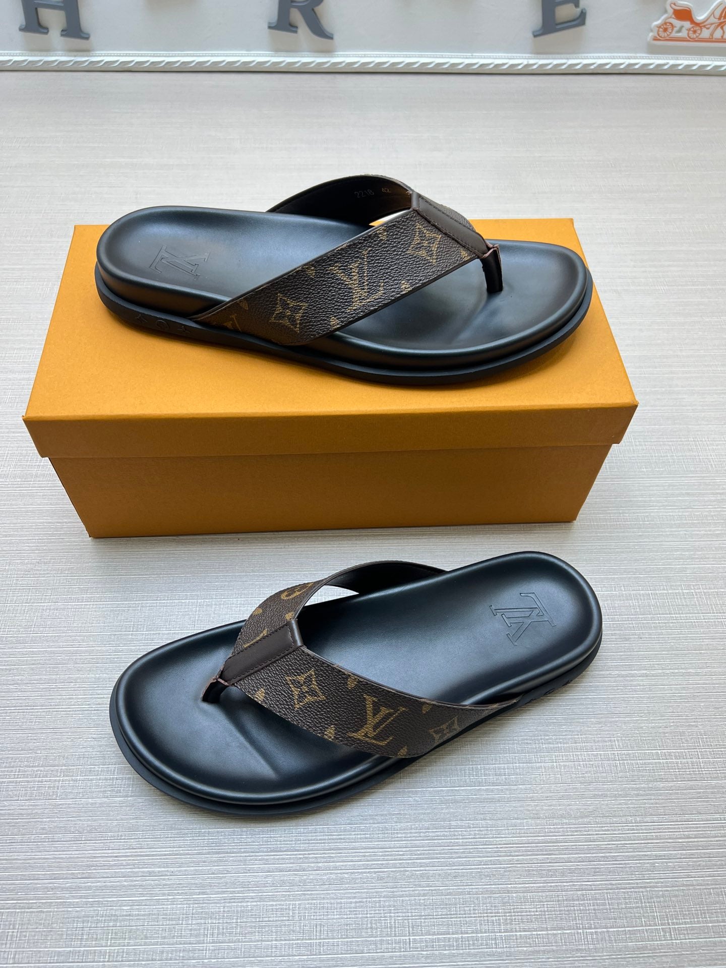 Z5ZE57 Popular slippers
