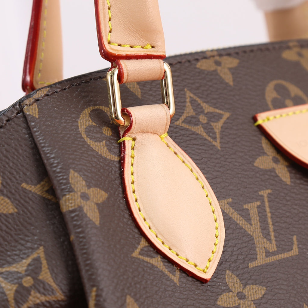 B12X43E126 Popular leather bag 