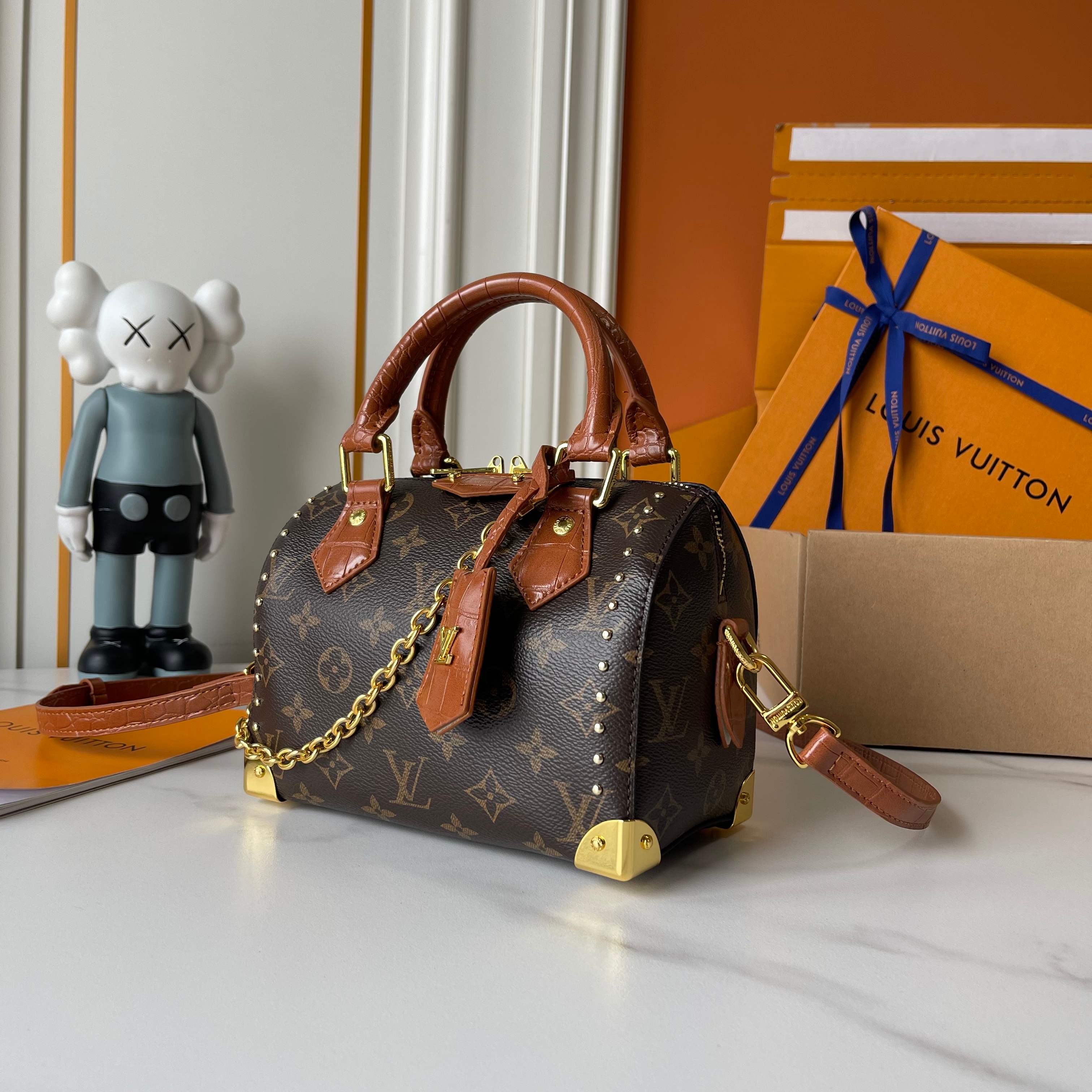 B1N36E6 Popular leather bag