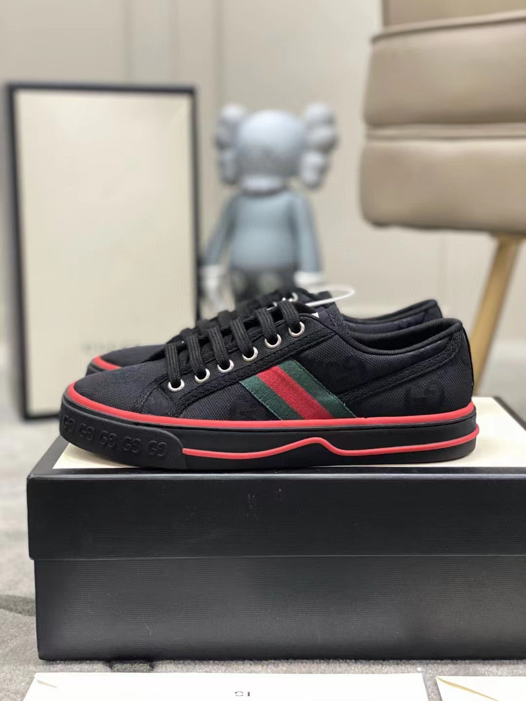 Z2Q105B210 Popular high-quality Shoes