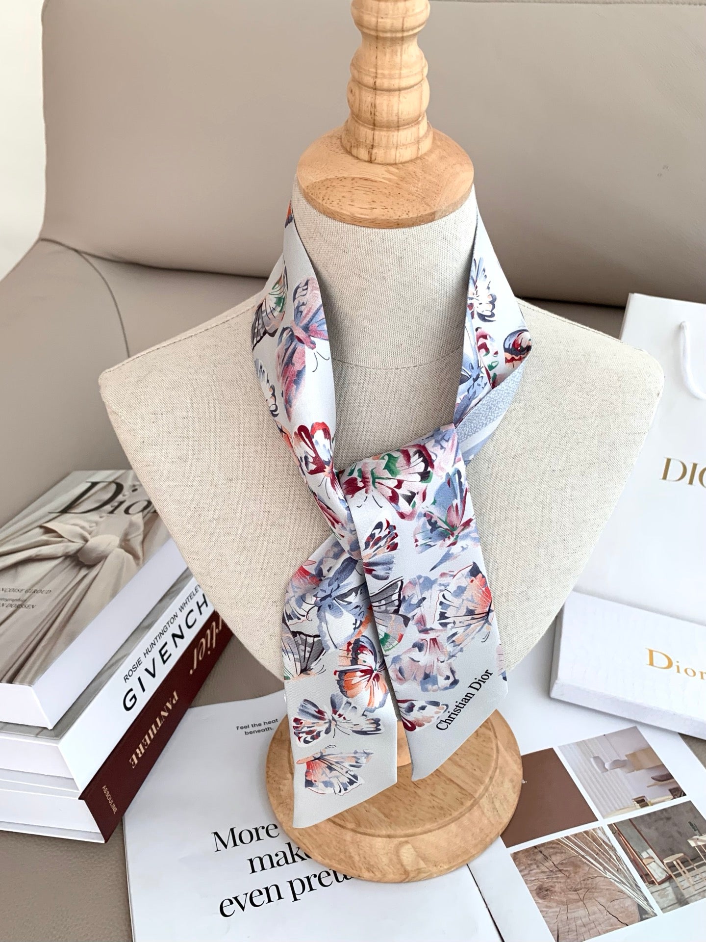 W1N46D41 Popular Silk Scarve