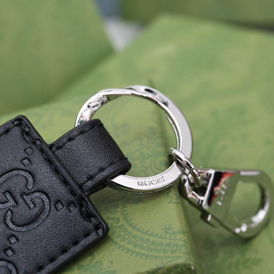 A1Z105B102 Popular bag 's charms accessories