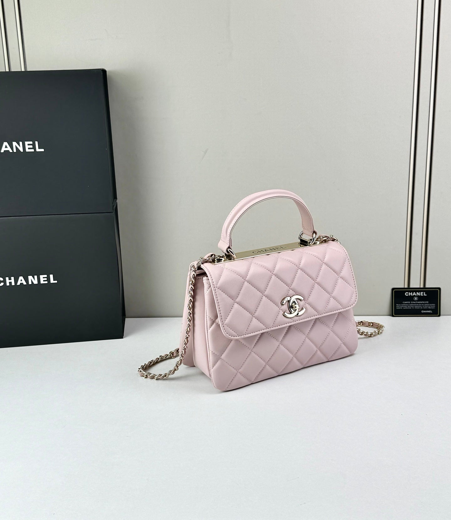 B1X76C8  Popular leather bag