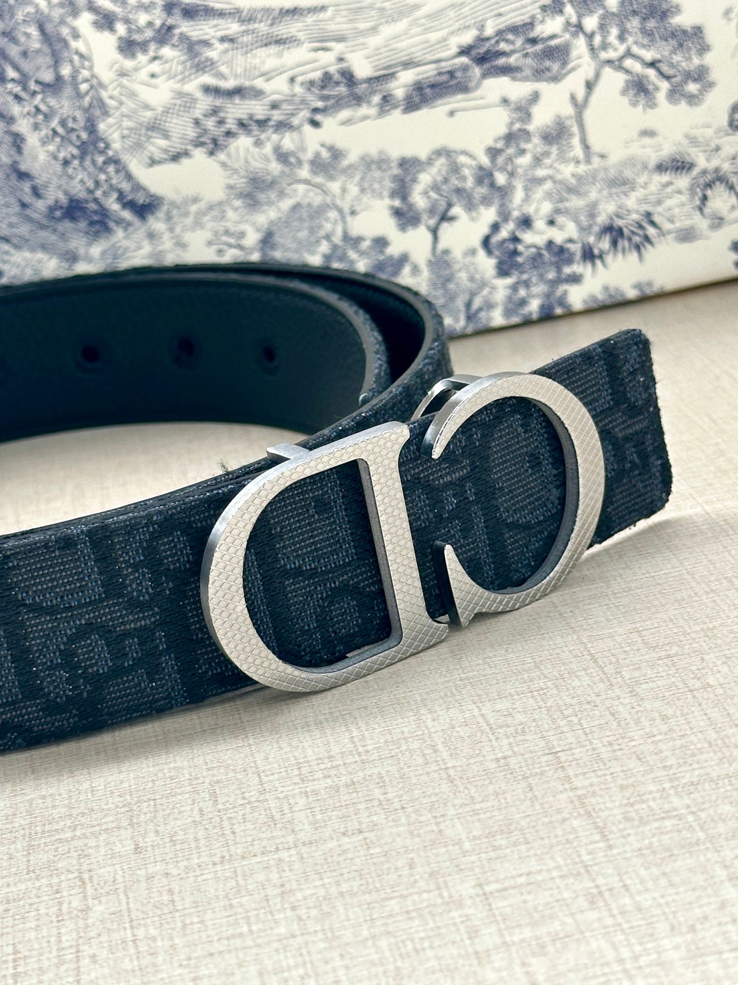 P1R55D197 Popular   High quality belt With full package