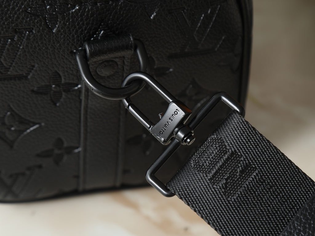 B1R15E144 Popular leather bag
