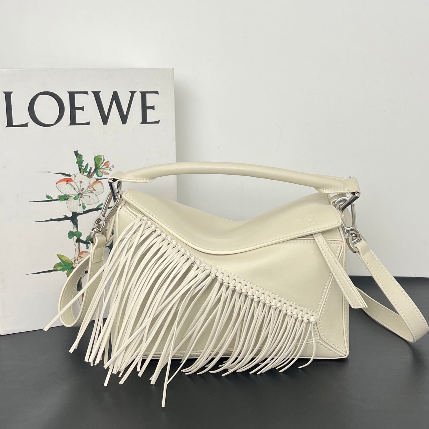B1R66A17 Popular leather bag