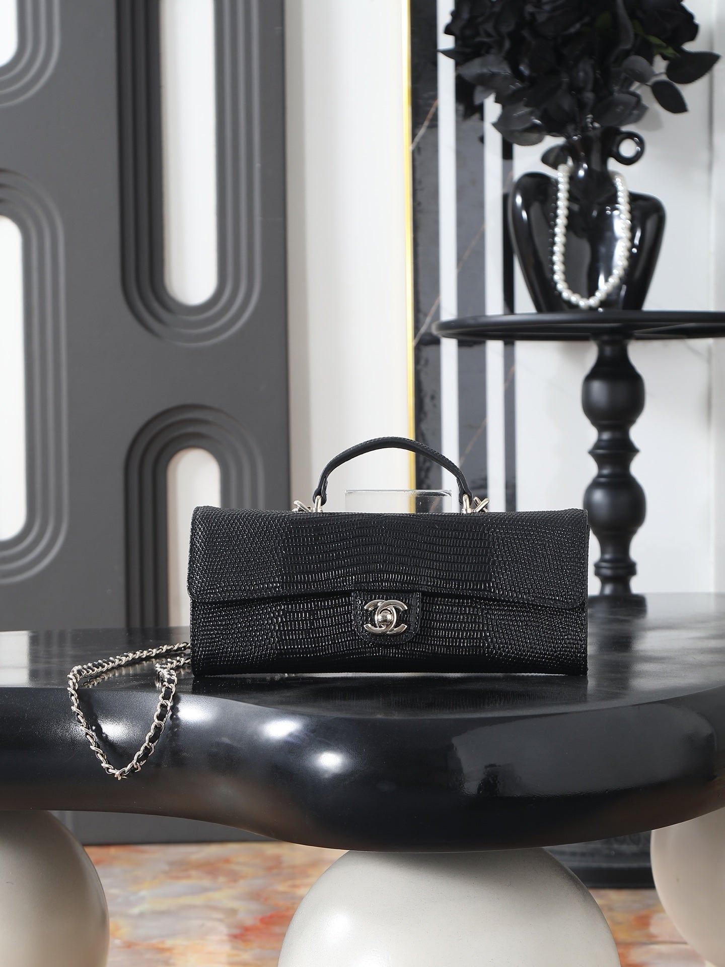 B1R76C23 Popular leather bag