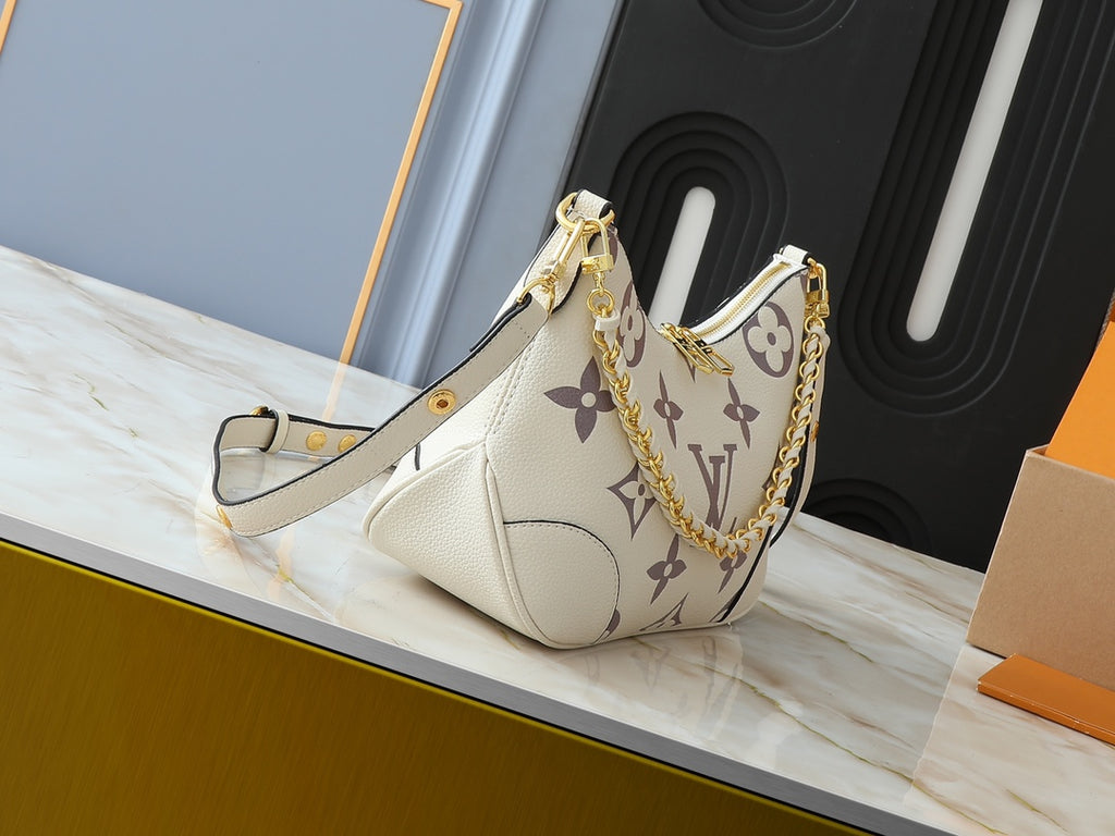 B1R76E48 Popular leather bag