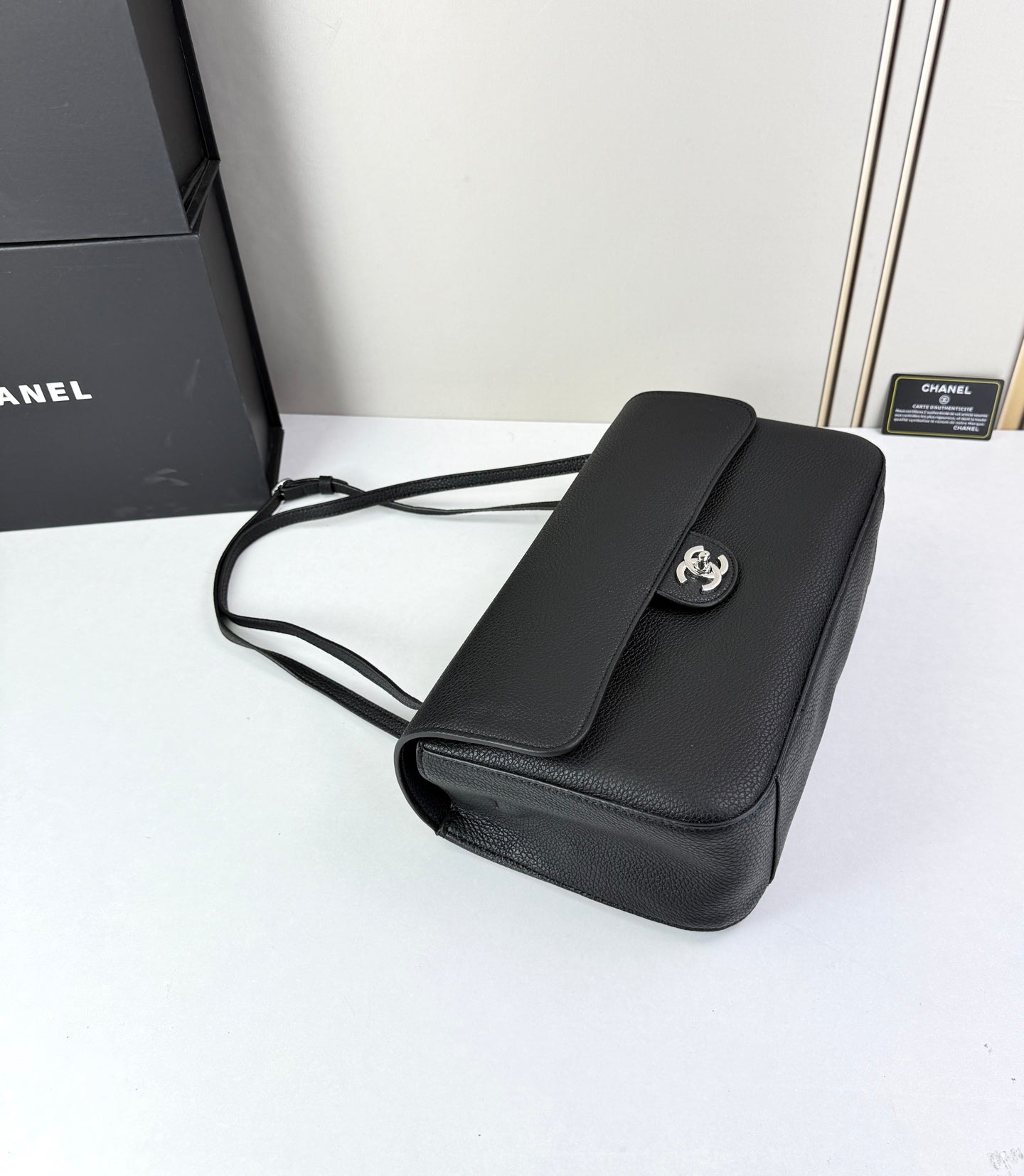 B1R76C35 Popular leather bag