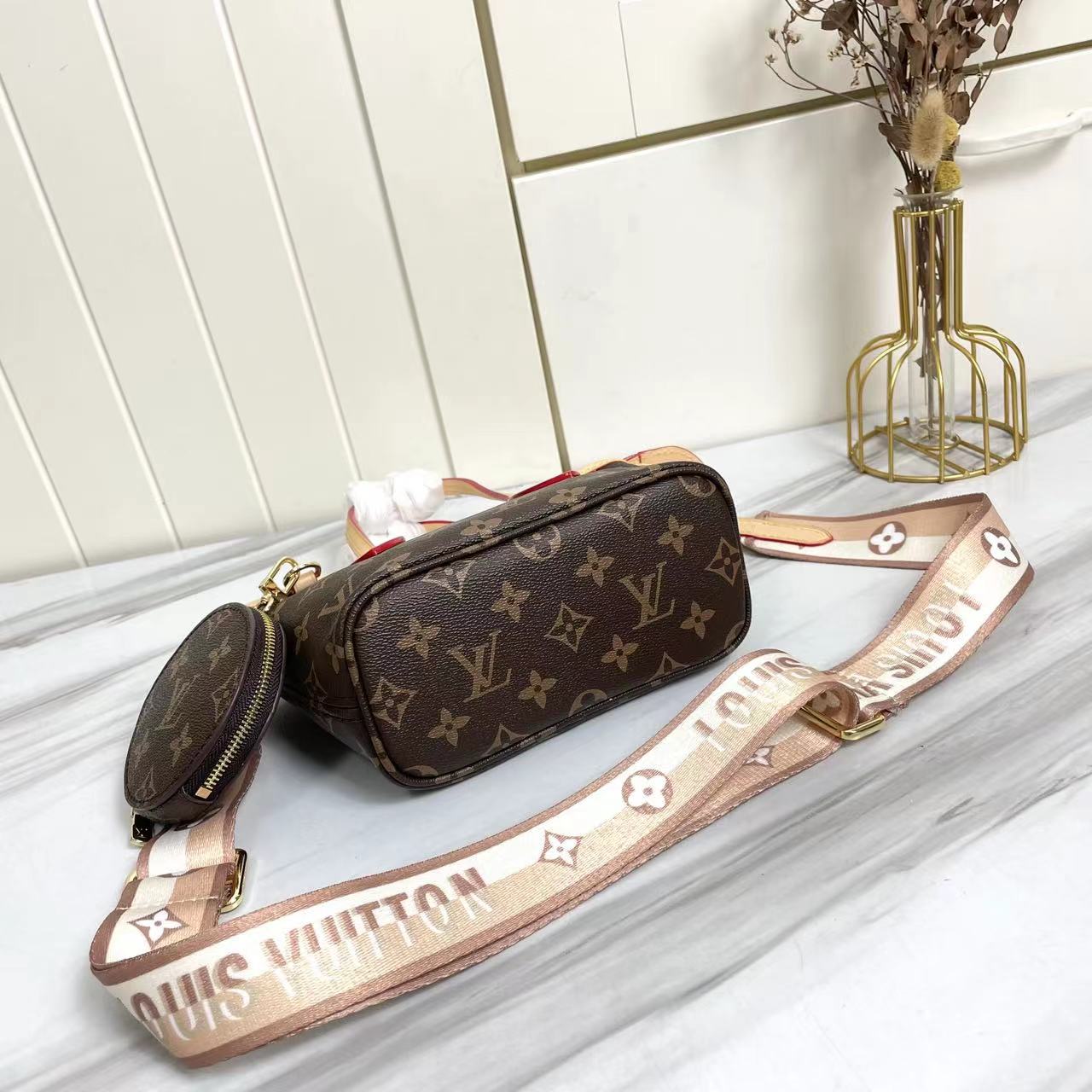 B12X93E85 Popular leather bag 