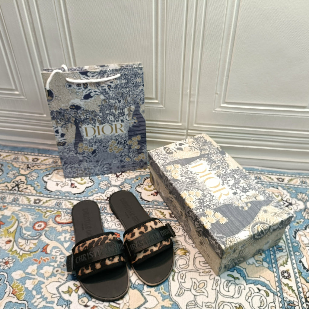 Z1ZD20 Popular Slippers