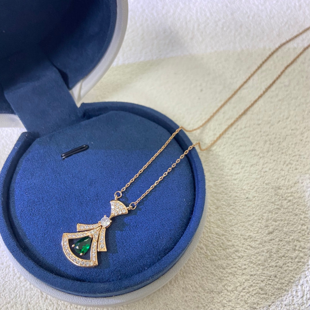 X1Q85S415X Popular Necklaces