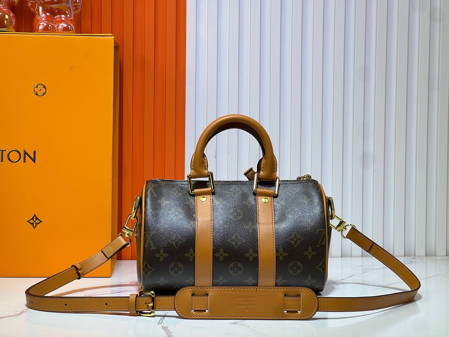 B1W15E39 Popular  leather bag