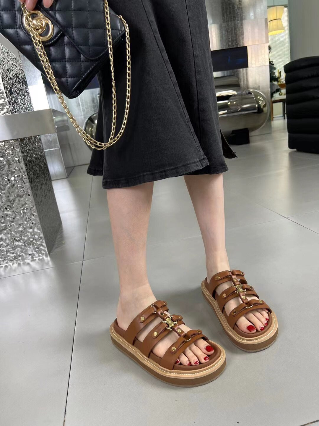 Z1ZCL11 Popular sandals