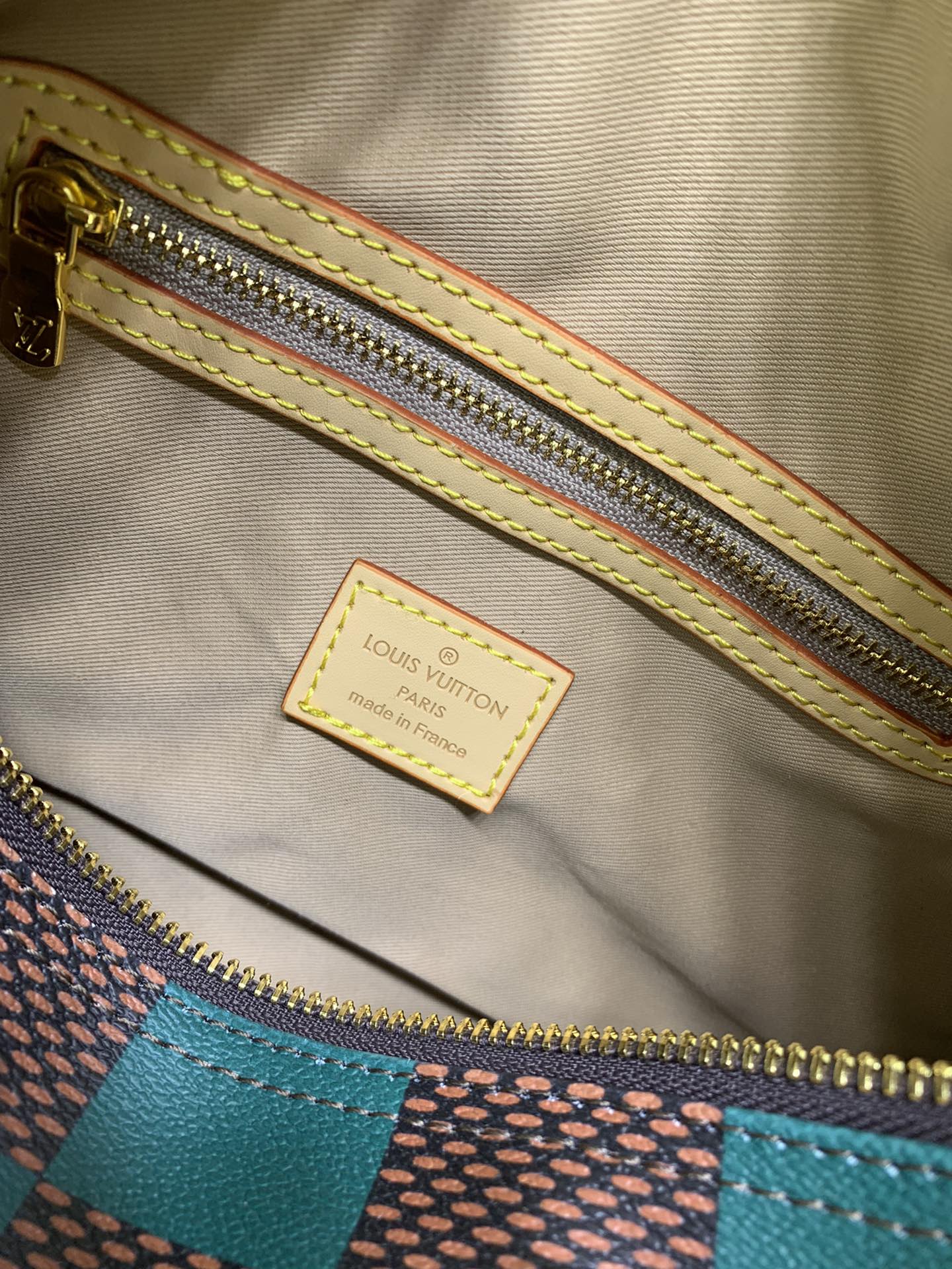 B12X44E269 Popular  leather bag 