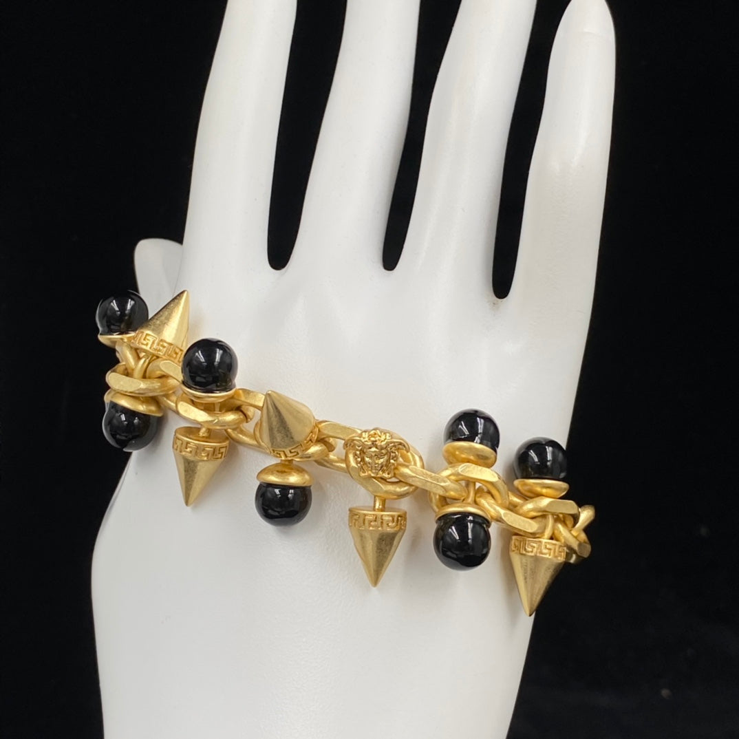 X1Q85V371X Popular Necklaces. Bracelets
