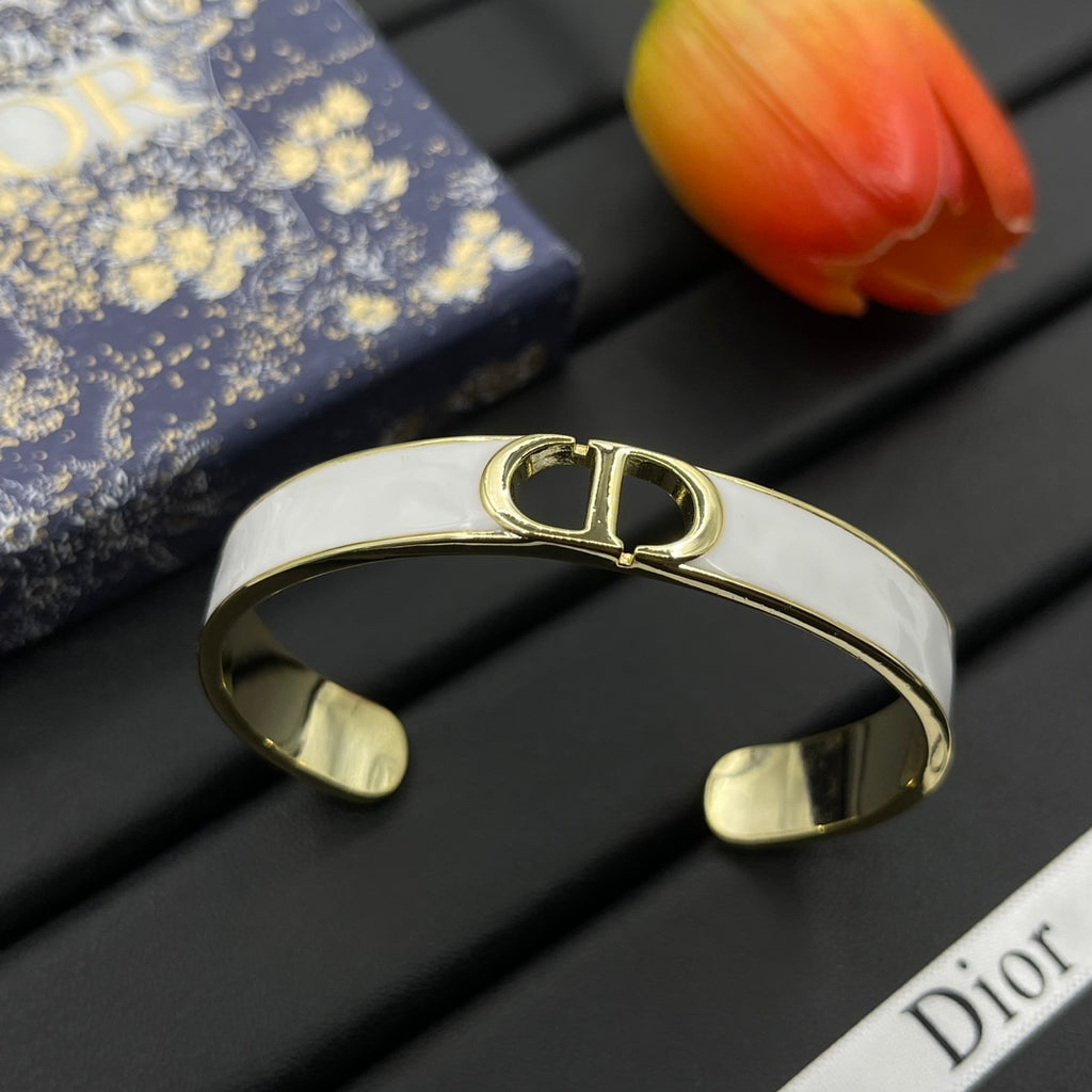 X1Z94D671K  Popular Bracelets