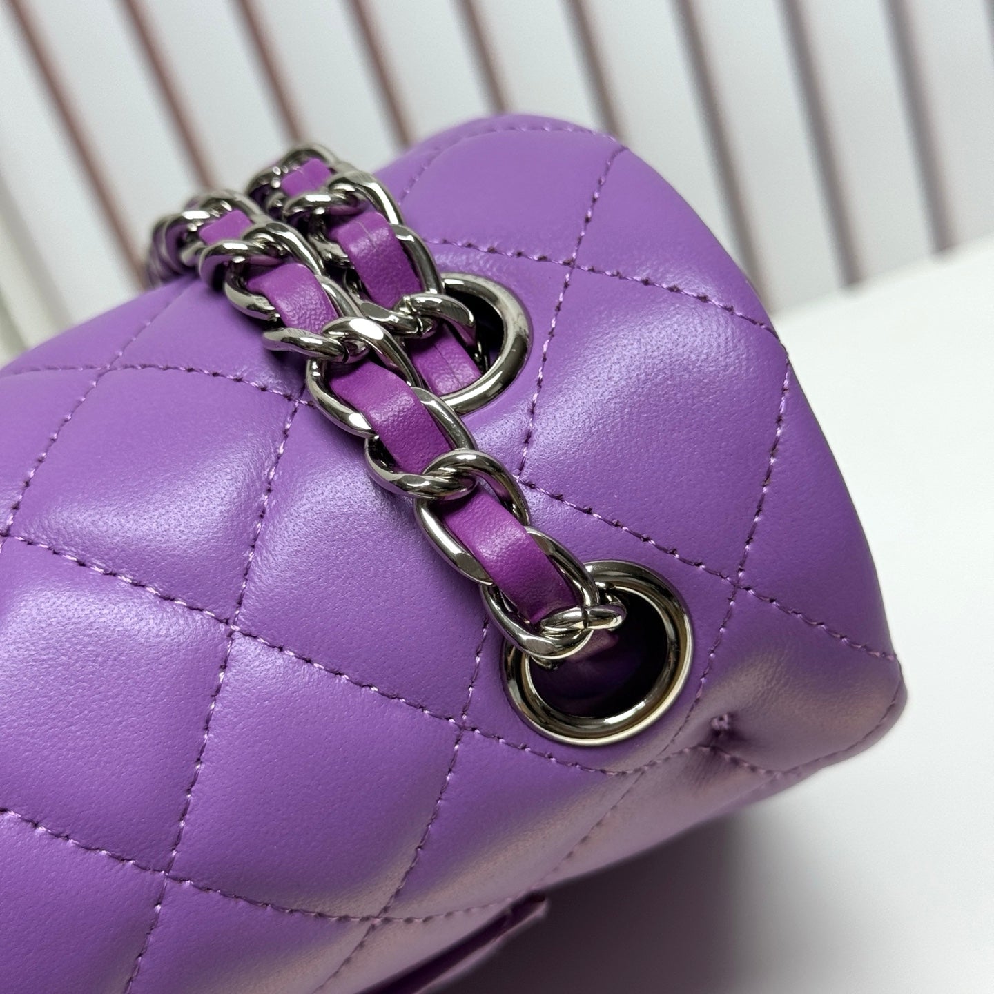 B1R76C11 Popular leather bag