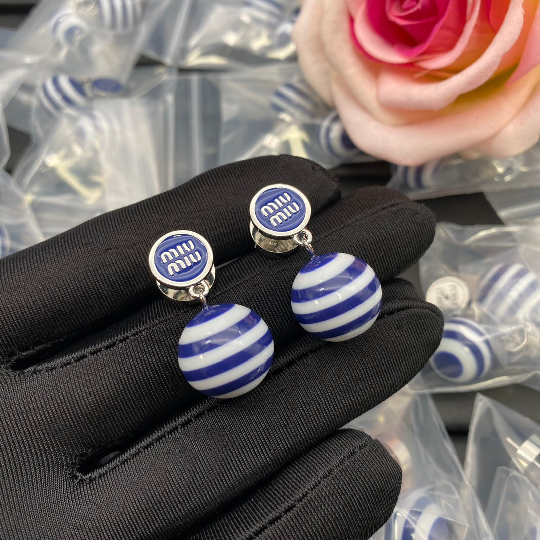 X1Z94A993E Popular  Earrings