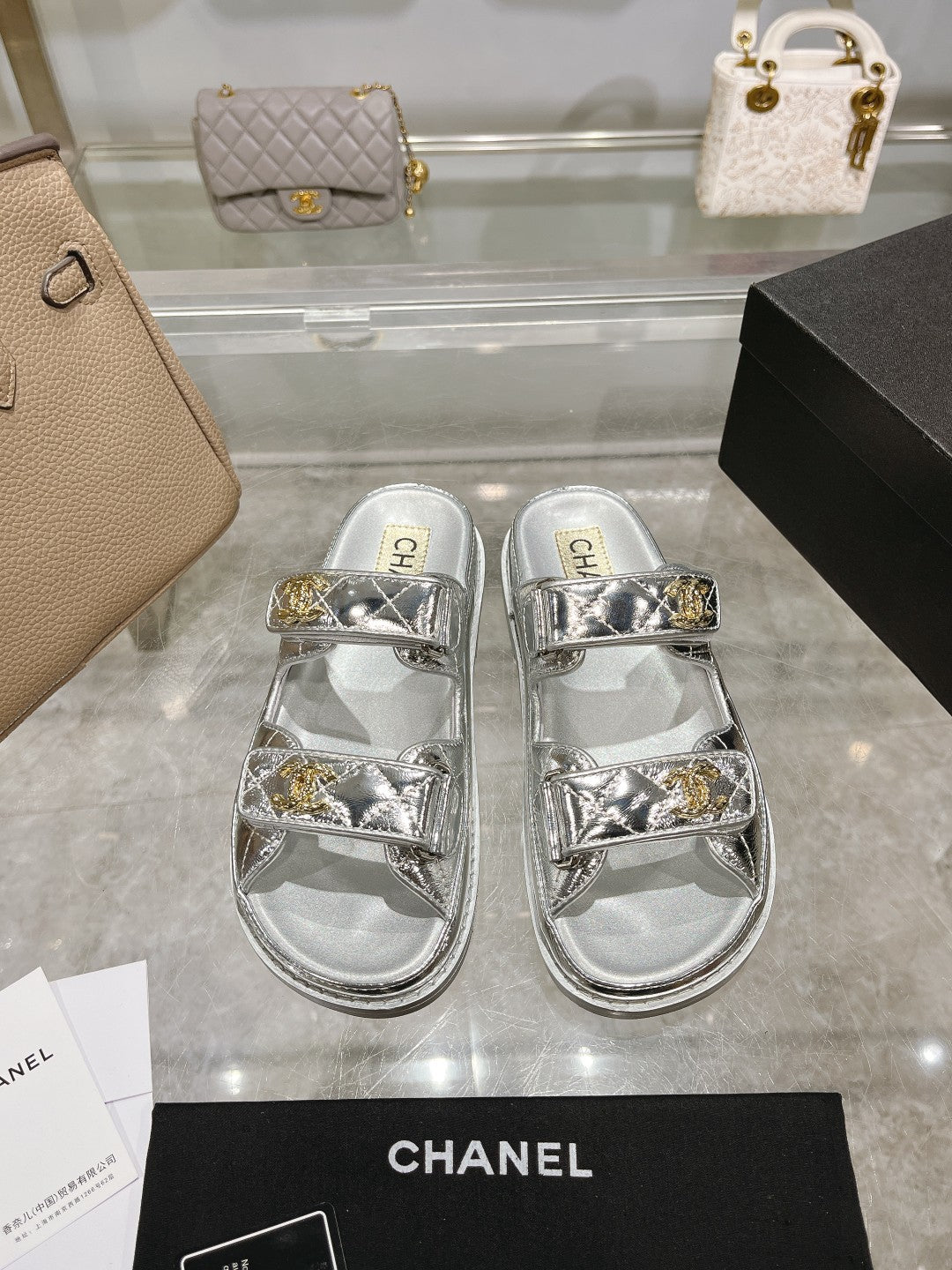 Z2R45C9  Popular leather shoes