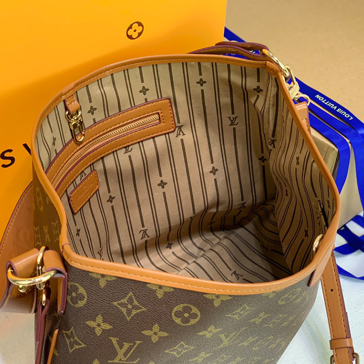 B1X51E01 Popular  leather bag 