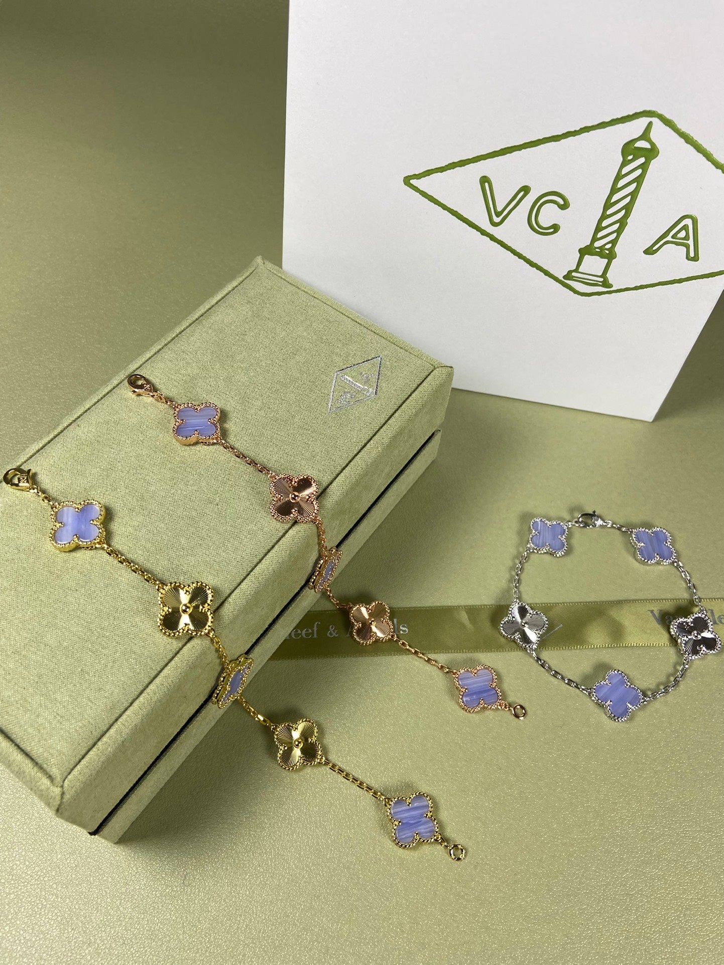 X5X94VA181K  Popular bracelets  5 flowers normal size1.5cm flower