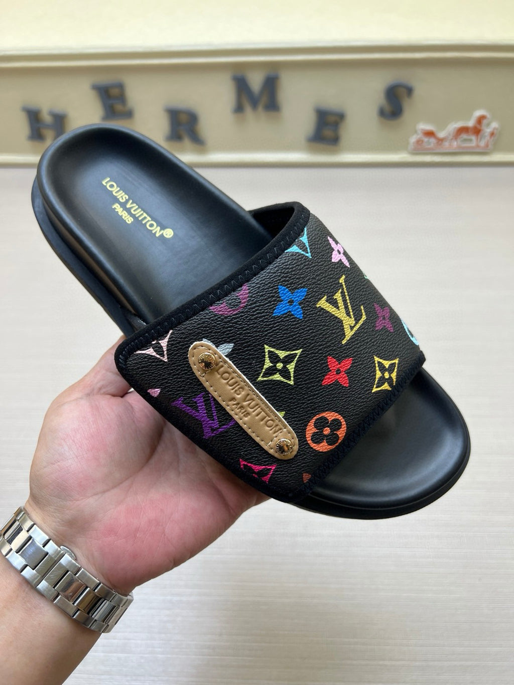Z5N75E6  Popular Slippers